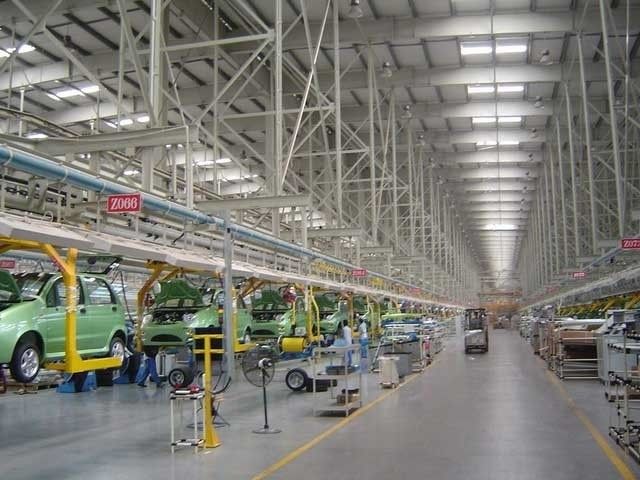 Shaanxi Xianghelixin Automobile Sales Service Co., Ltd. línea de producción del fabricante